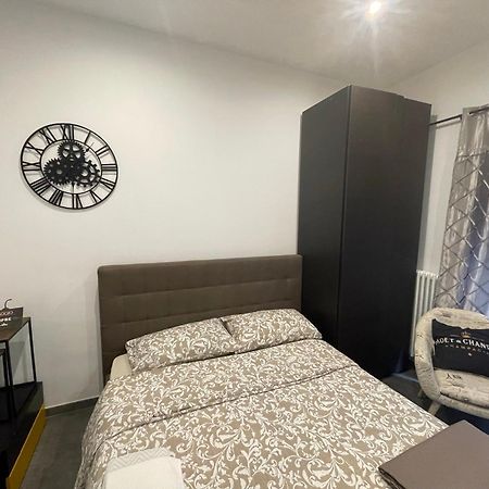 Decoluxe !Apartamento Con 1 Camera Da Letto , In Zona San Paolo , Via Martiniana Turin Exterior photo