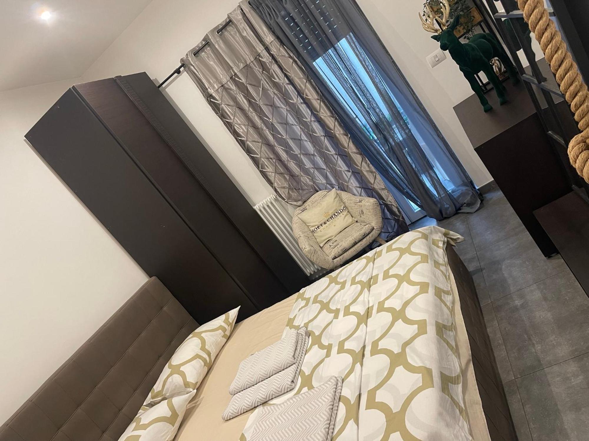 Decoluxe !Apartamento Con 1 Camera Da Letto , In Zona San Paolo , Via Martiniana Turin Exterior photo