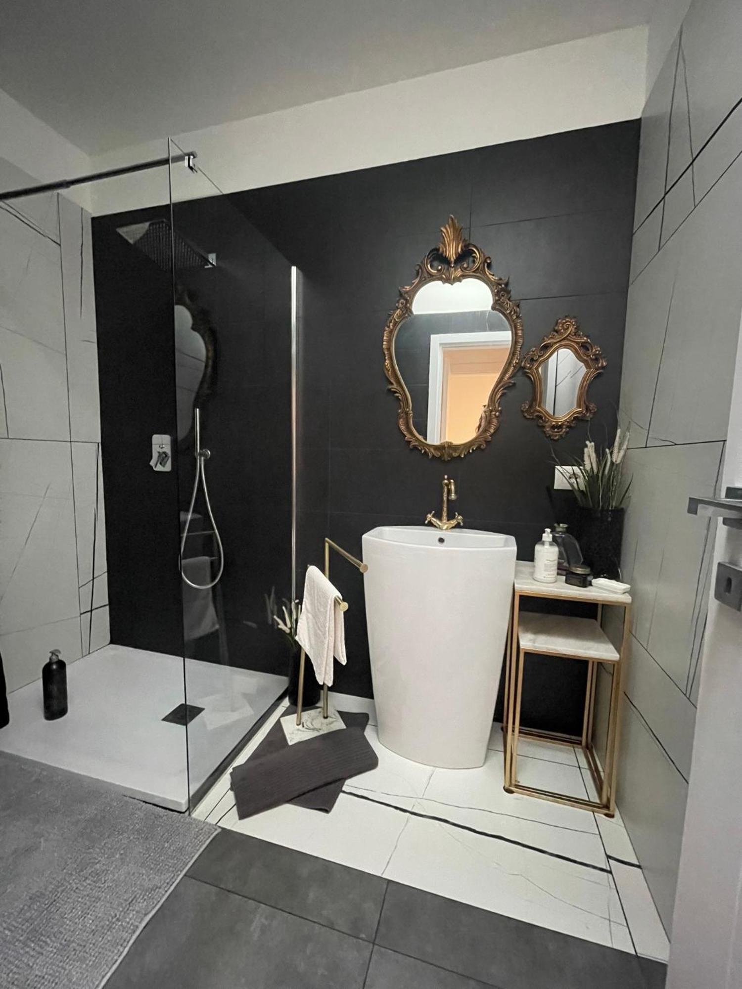 Decoluxe !Apartamento Con 1 Camera Da Letto , In Zona San Paolo , Via Martiniana Turin Exterior photo