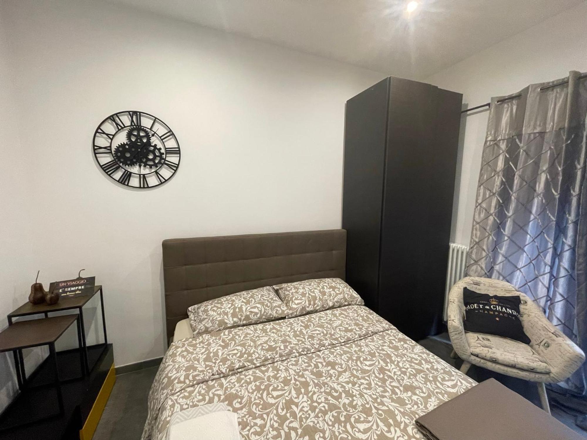Decoluxe !Apartamento Con 1 Camera Da Letto , In Zona San Paolo , Via Martiniana Turin Exterior photo
